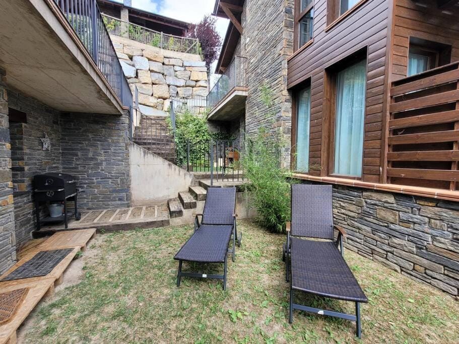 Precioso apartamento con jardín privado a 4 km de Puigcerdà Apartment in Cerdanya