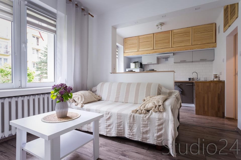 Kitchen or kitchenette, Living room, Seating area