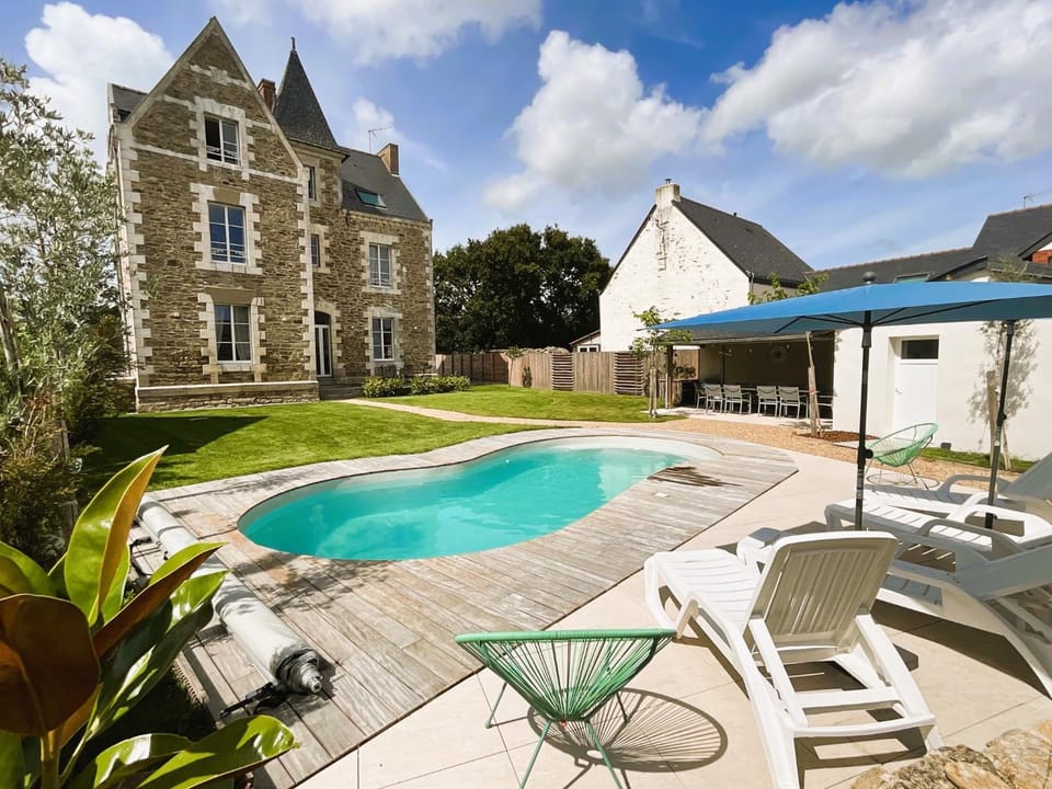 Property building, Swimming pool