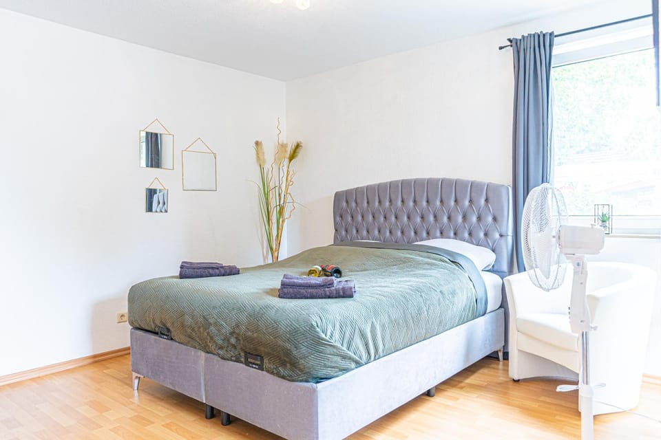 Bed, Living room, Bedroom