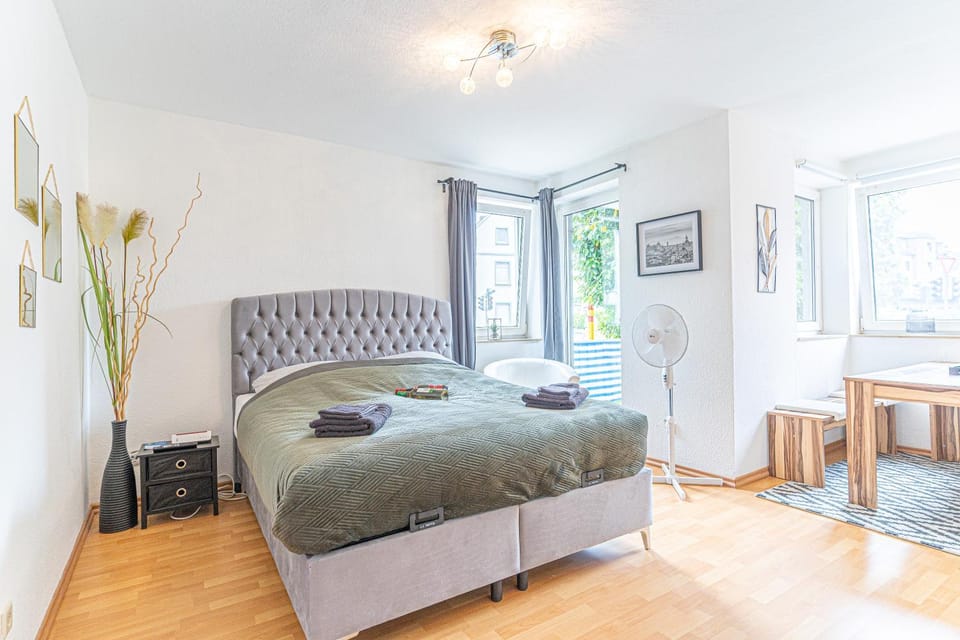 Bed, Living room, Bedroom, fireplace, fireplace