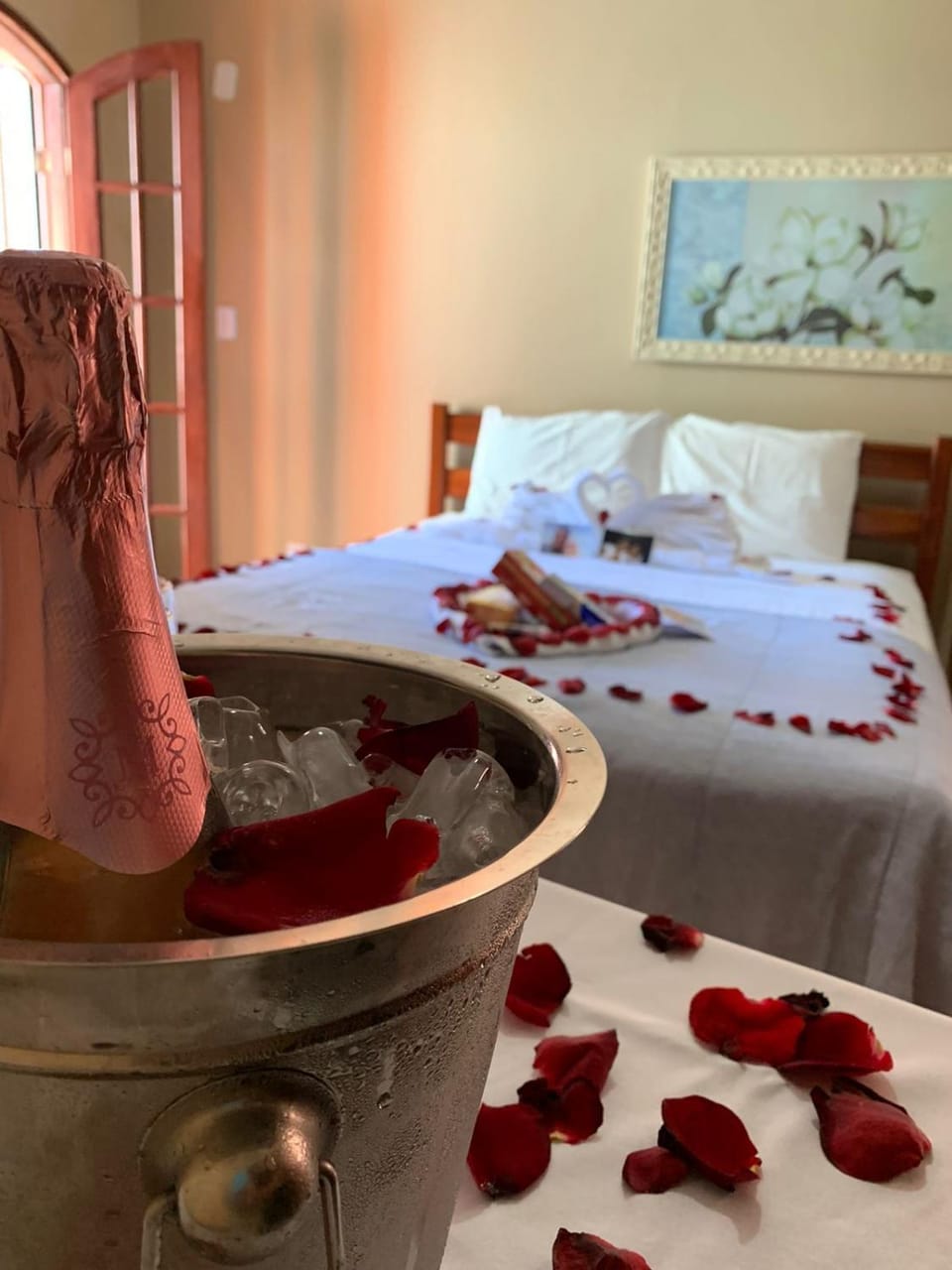 Bed, towels