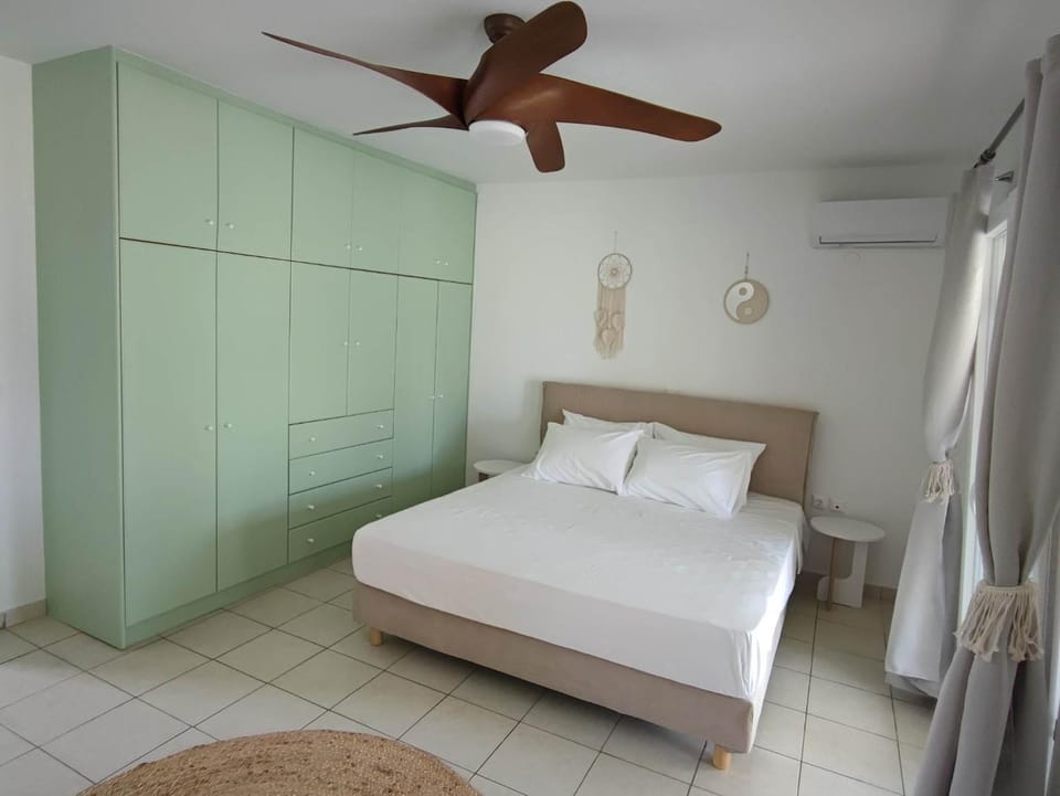 Bed, Bedroom, fireplace, wardrobe