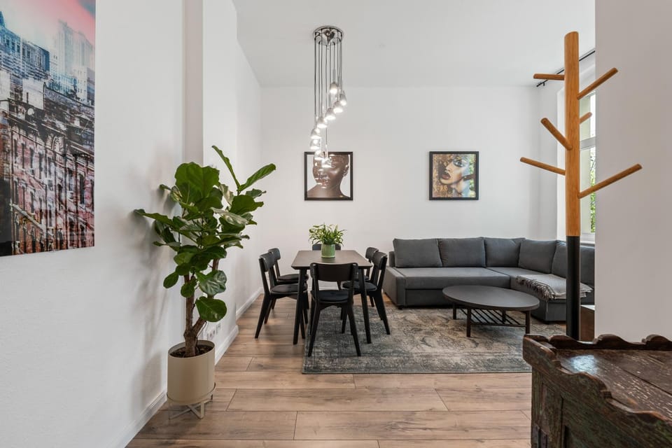 Living room, Seating area, Dining area