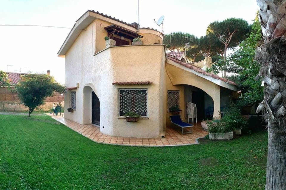 Accogliente Villa immersa nel verde House in Lazio