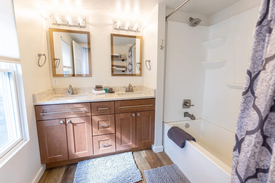 Luxurious Historic Renovated Bungalow DT Rapid City with Private Patio House in Rapid City