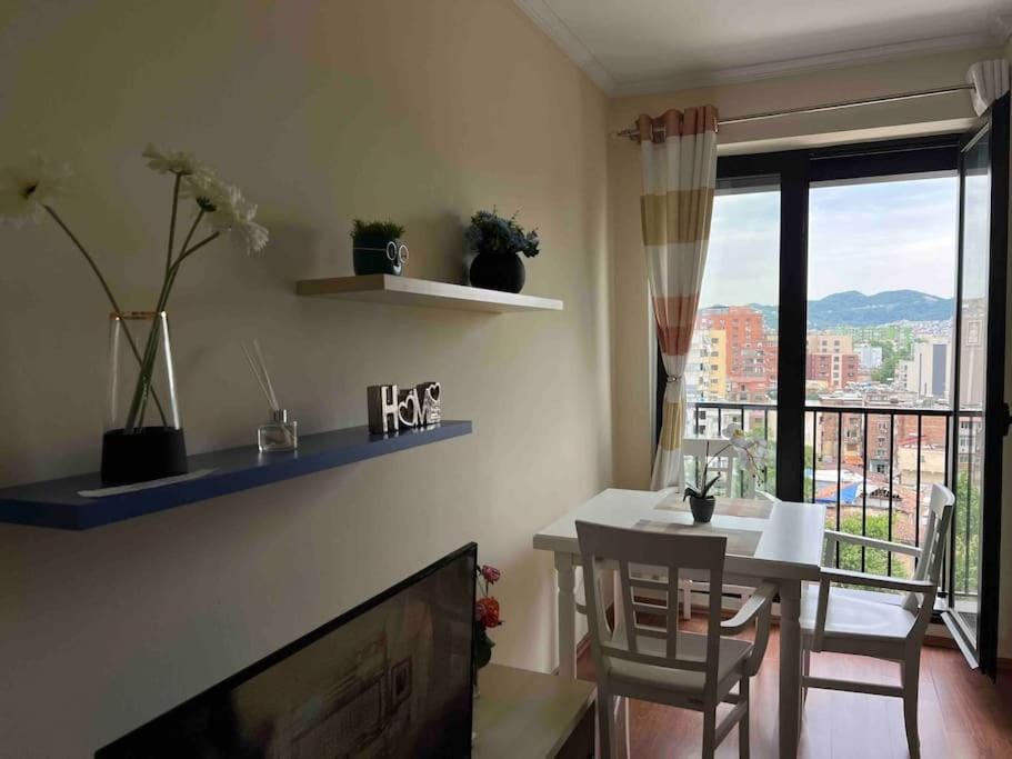 Double Room Central Apartment with balcony Apartment in Tirana
