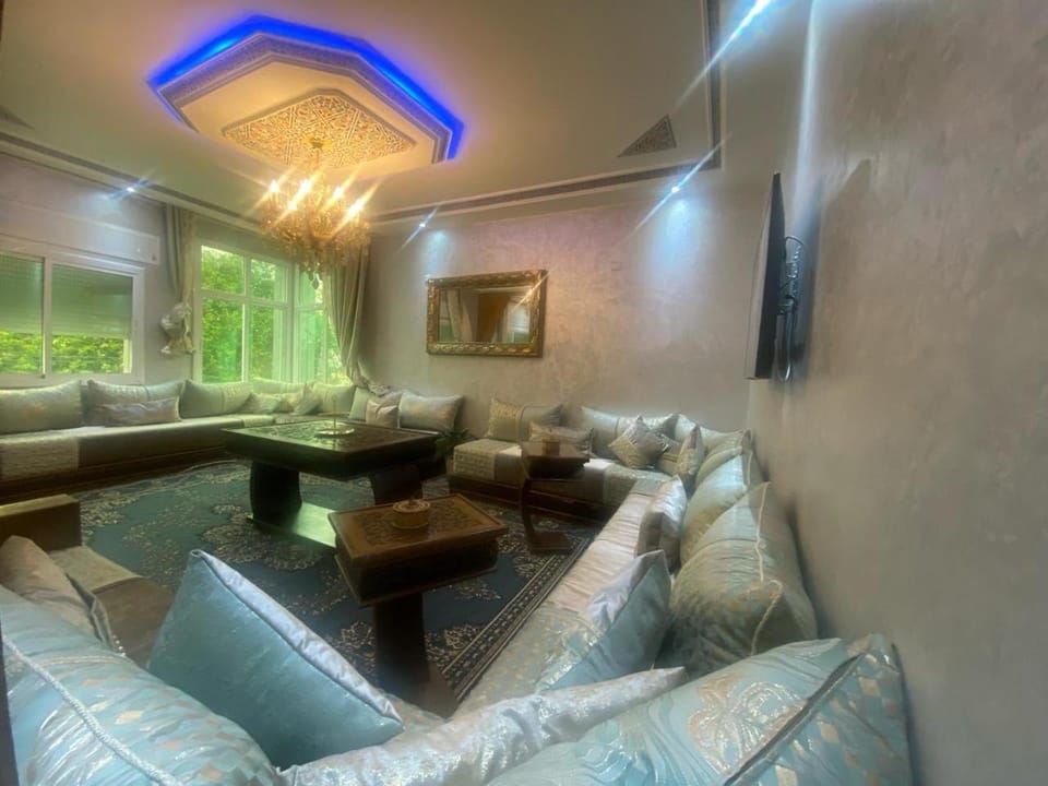 Appartement familiale 3 chambres proche de mer Bed and Breakfast in Tangier