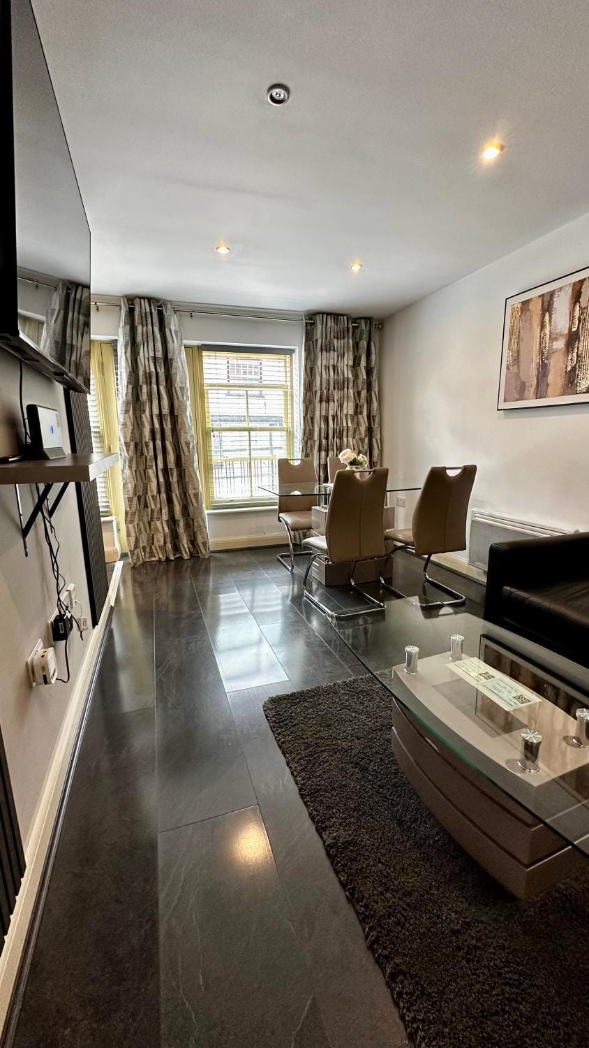 2 Bedroom Flat Ground Floor Town Centre Colchester Apartment in Colchester