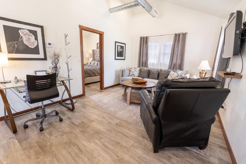 Modern Luxury Bungalow steps from DT Activities House in Rapid City