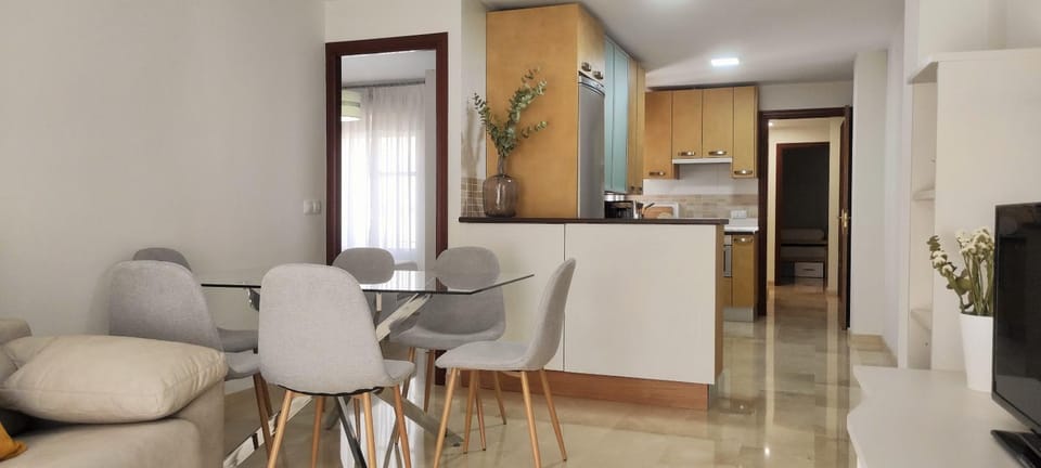 Communal lounge/ TV room, Living room, Dining area