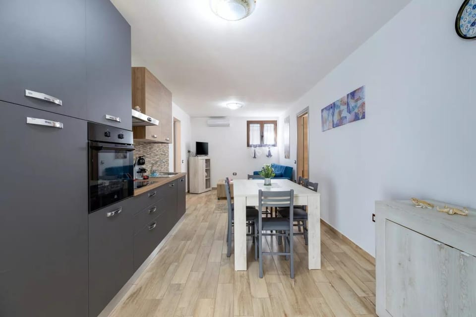 TV and multimedia, Kitchen or kitchenette, Dining area, dishwasher, minibar, pet friendly, stove