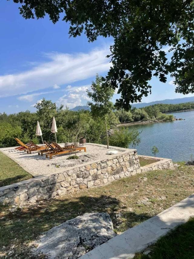 LAKE HOUSE 'VILIN KONAK' House in Montenegro