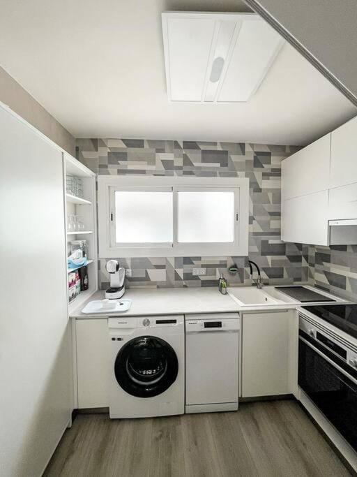 Kitchen or kitchenette