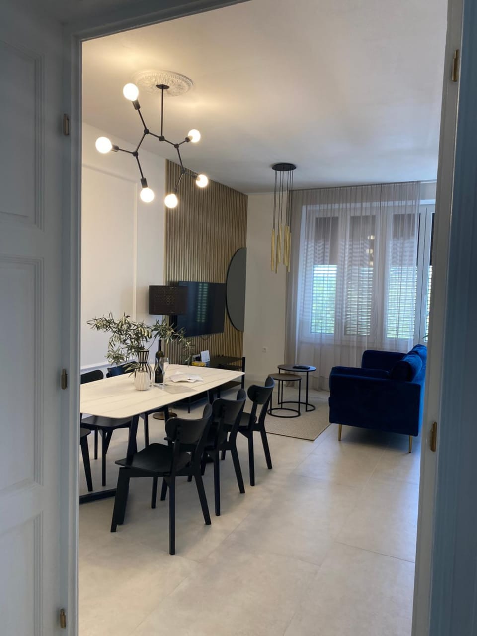 TV and multimedia, Living room, Seating area, Dining area