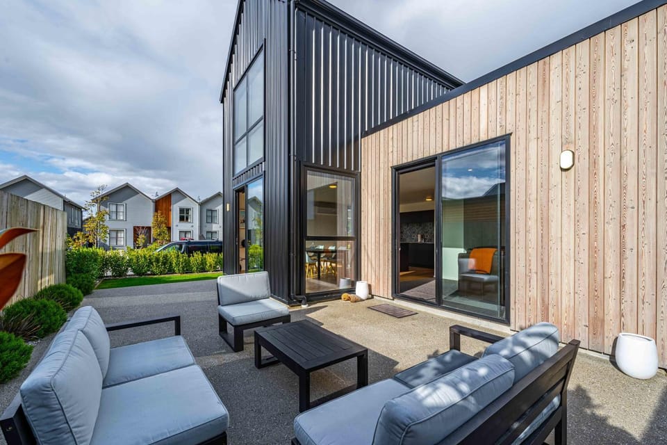 Amazing Alpine Views in Wanaka House in Wanaka