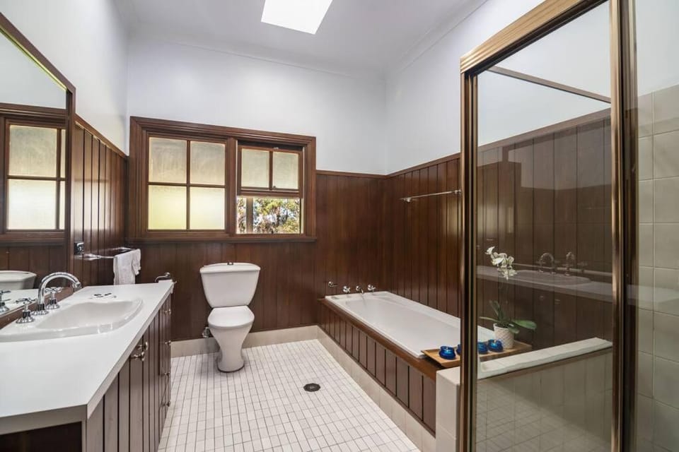 Griffin Getaway House in Orange