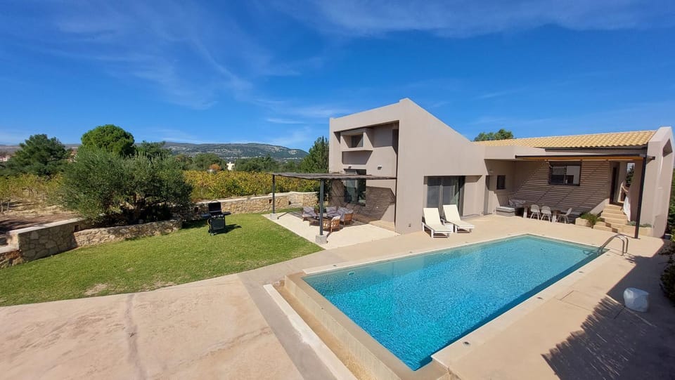 Property building, Pool view