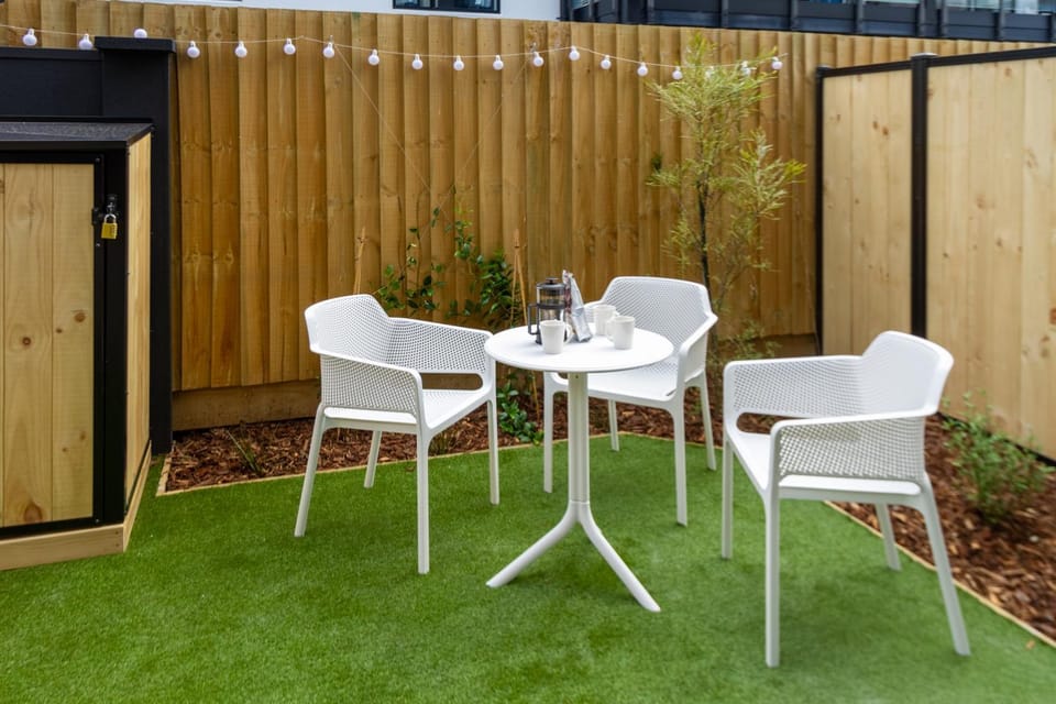 Day, Garden, Dining area
