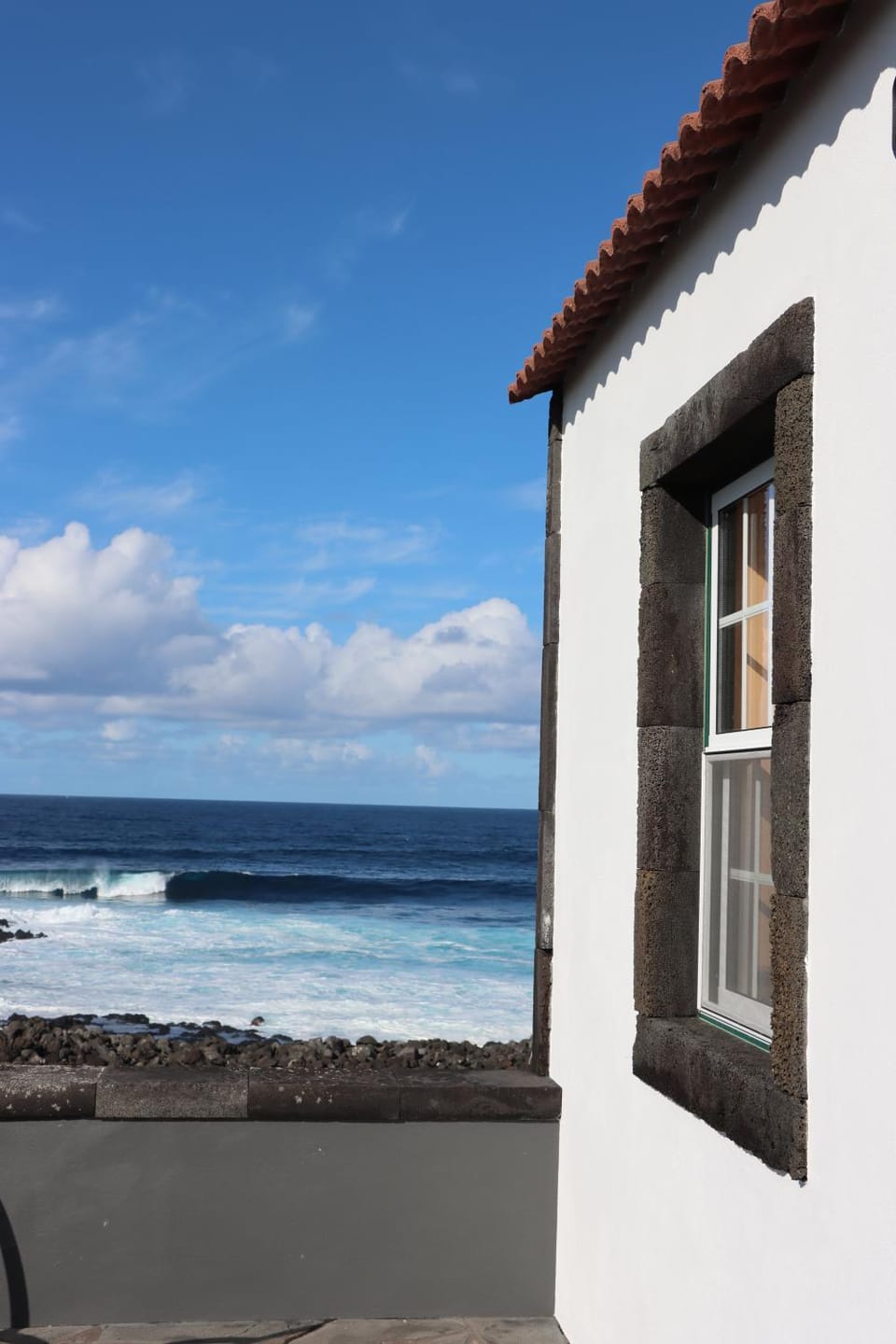 Property building, Natural landscape, Balcony/Terrace, Sea view