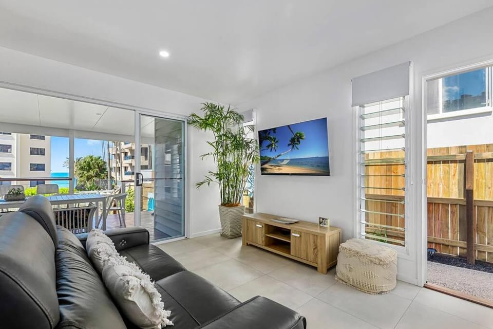 Luxury Coastal Retreat Apartment in Coolum Beach