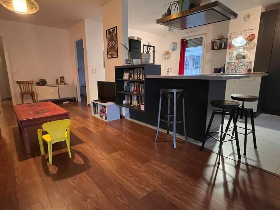 Spacious & cosy flat Apartment in Massy