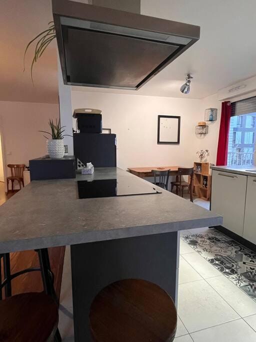 Spacious & cosy flat Apartment in Massy