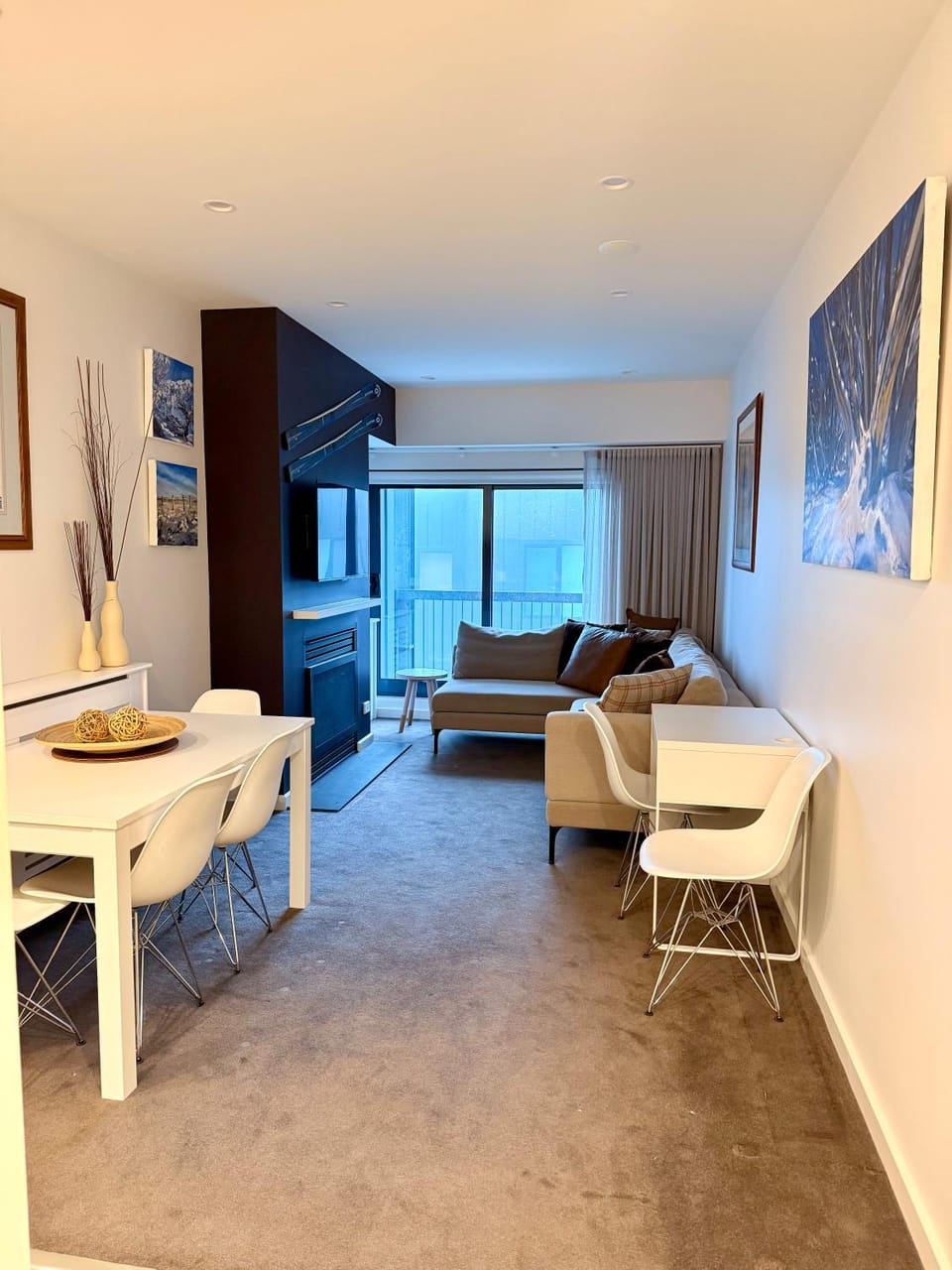 Living room, Dining area