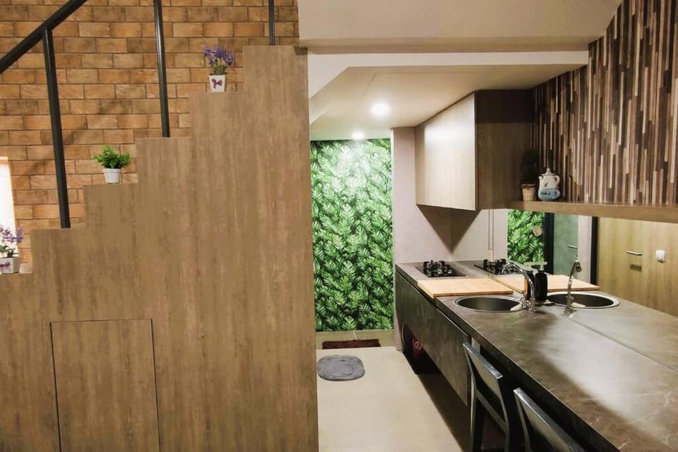 Kitchen or kitchenette, Living room