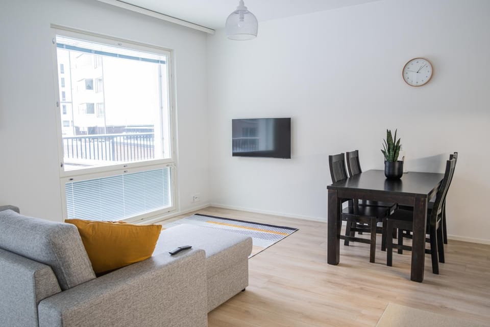 TV and multimedia, Living room, Seating area, Dining area, Evening entertainment