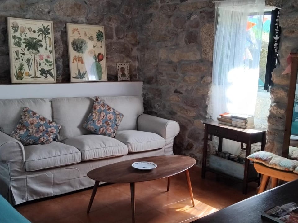 Casita de campo cerca de playas. House in O Morrazo