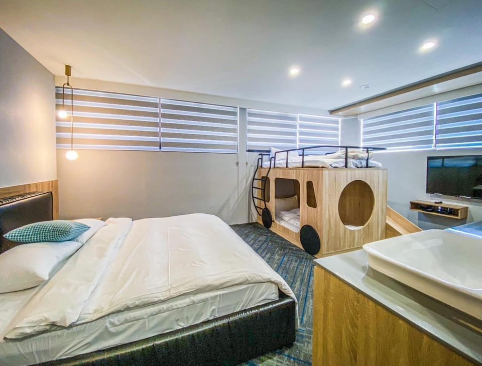Bed, Photo of the whole room