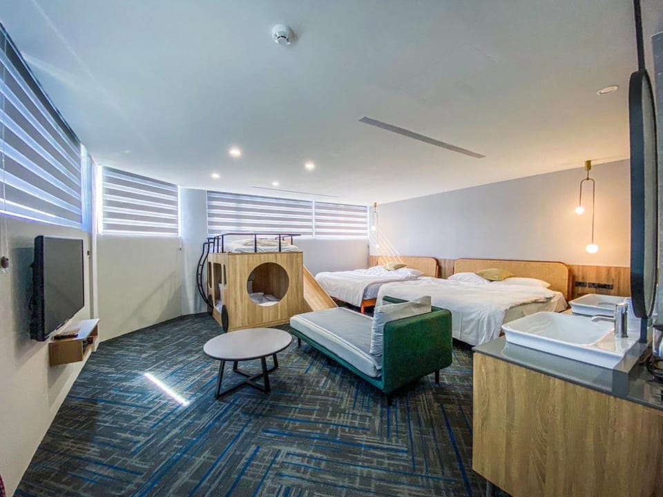 Bed, Photo of the whole room