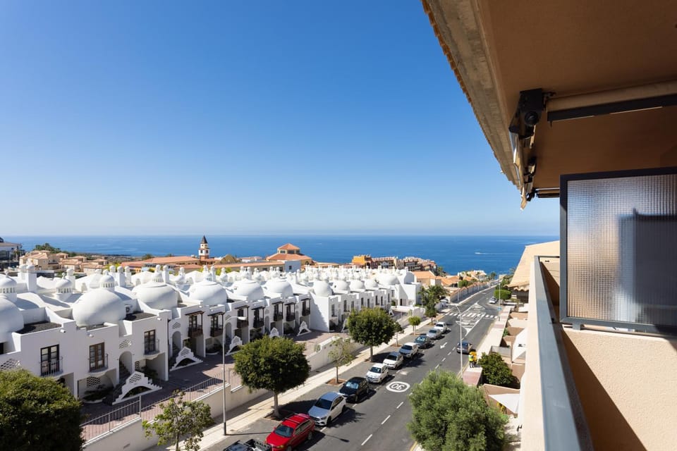 Neighbourhood, Balcony/Terrace, City view, Sea view, Street view