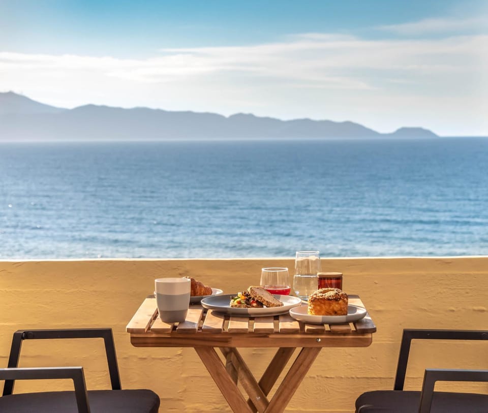 Day, Natural landscape, Balcony/Terrace, Food and drinks, Dining area, Sea view, Breakfast, Continental breakfast