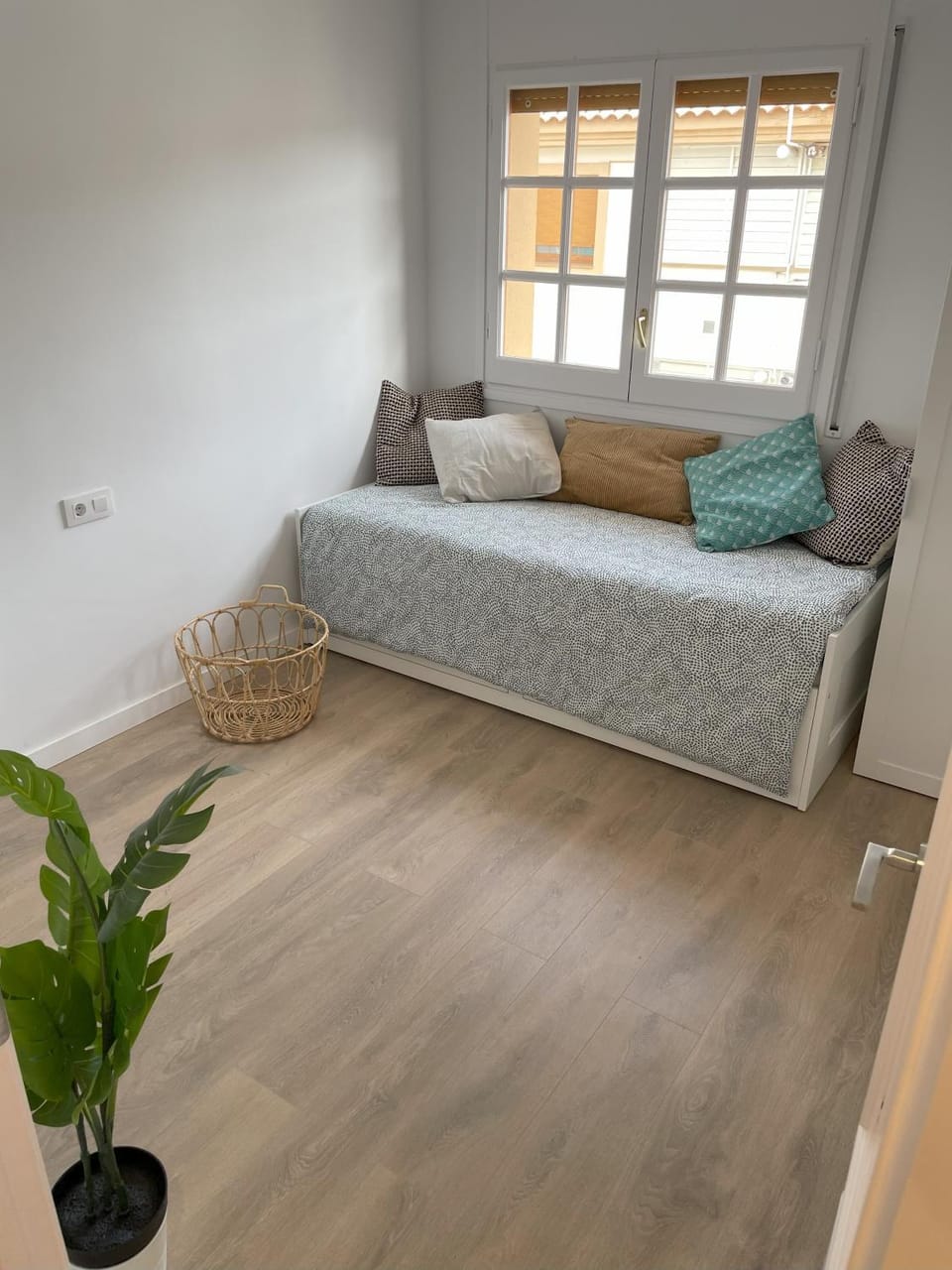 Bed, Photo of the whole room