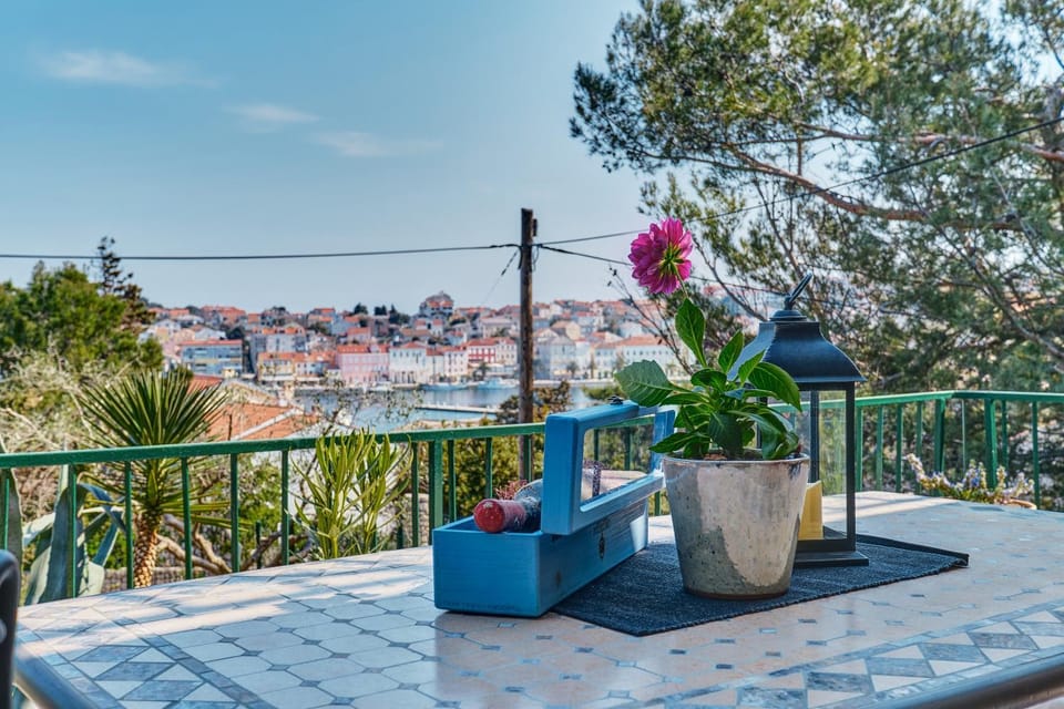 Garden, Balcony/Terrace, City view, Garden view, Sea view