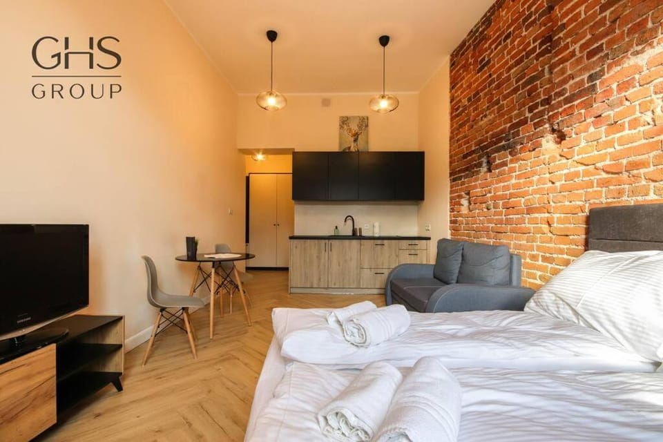 Bed, TV and multimedia, Kitchen or kitchenette, Photo of the whole room