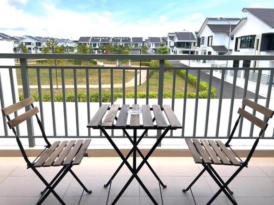 Desaru 127 Homestay 19pax KTV-Netflix-BBQ-Air Castle House in Johor
