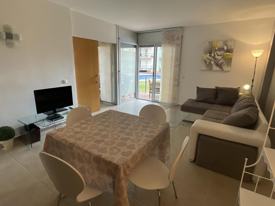 TV and multimedia, Living room, Dining area