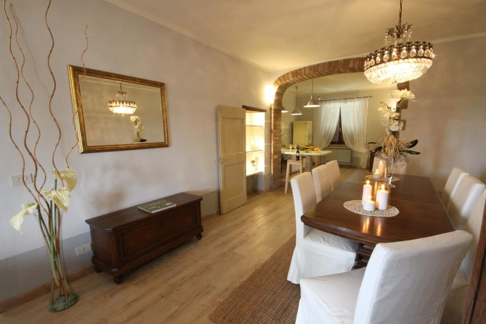 Kitchen or kitchenette, Lounge or bar, Dining area