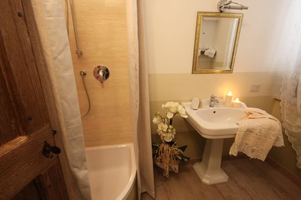 Bathroom, Bedroom