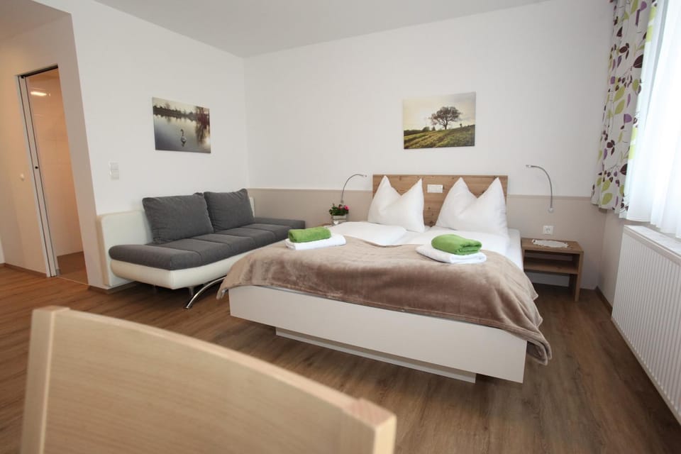 Bed, Photo of the whole room