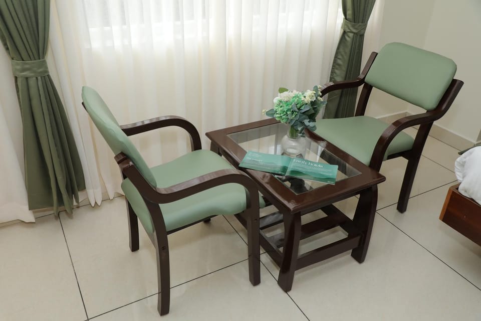 Seating area, Bedroom
