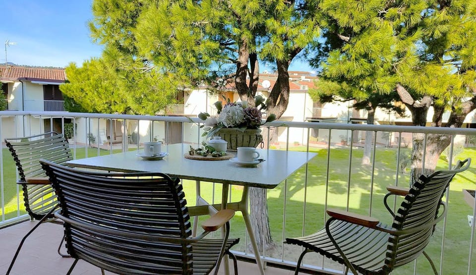 Balcony/Terrace, Garden view