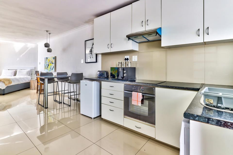 33 Blue Waters Studio Apartment. Apartment in Sea Point