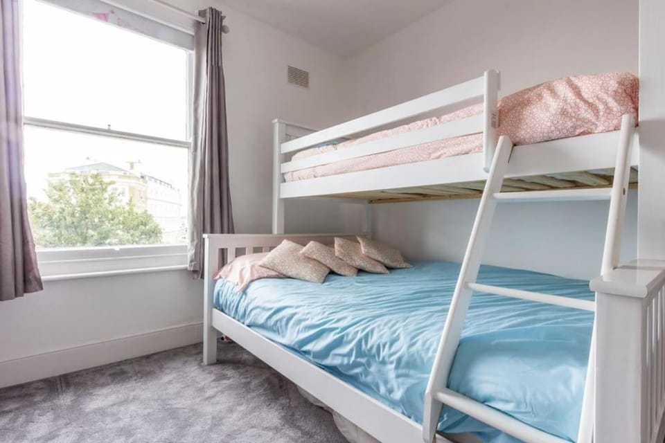 Lighthouse View - Apartment by the Sea Apartment in Margate