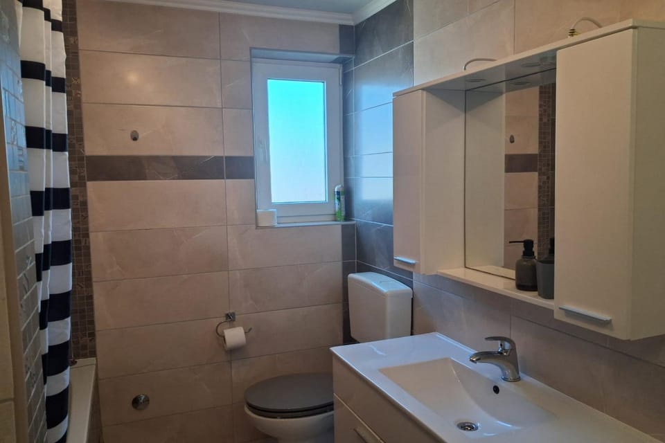 Toilet, Bathroom, Bath, towels