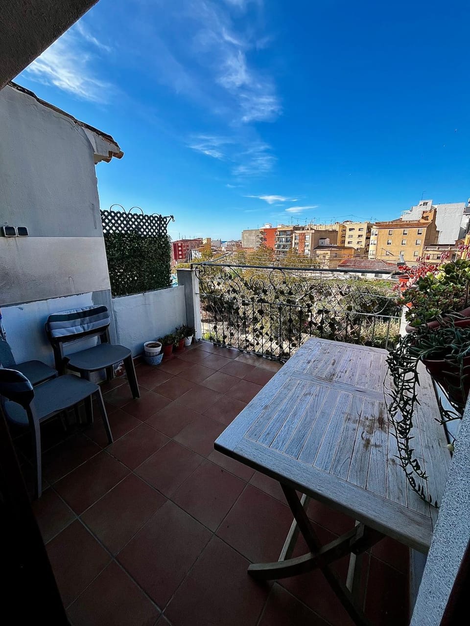 Preciosa casa en Vilajoyosa con vistas al mar en las casas colgantes del casco antiguo House in Villajoyosa