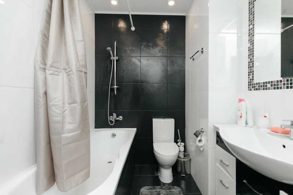 Shower, Toilet, Bathroom, Bath